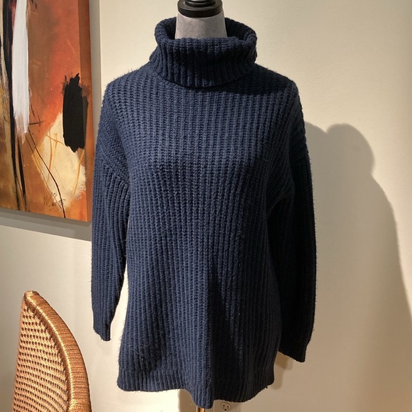 Banana republic navy oversized turtleneck sweater, size small ￼ - Picture 1 of 7